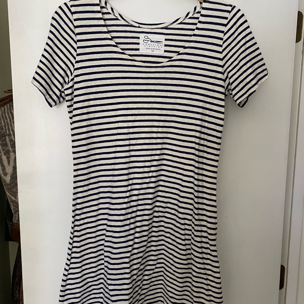 Conscious clothing dress medium